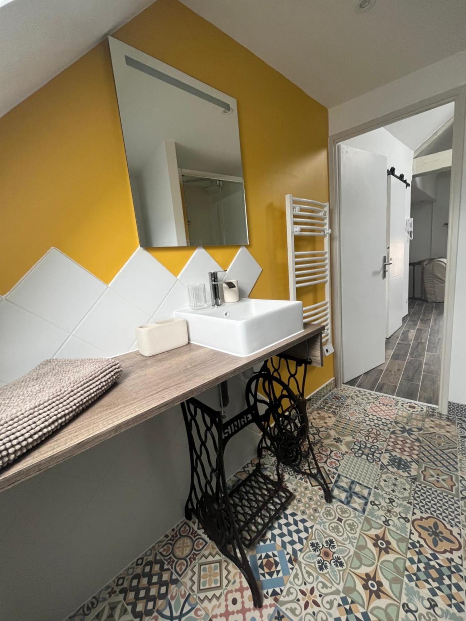Apartamento Sejour De Charme Au Boheme Amboise Exterior foto